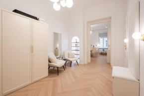 Prestige Elegant 3-BDR Apartment